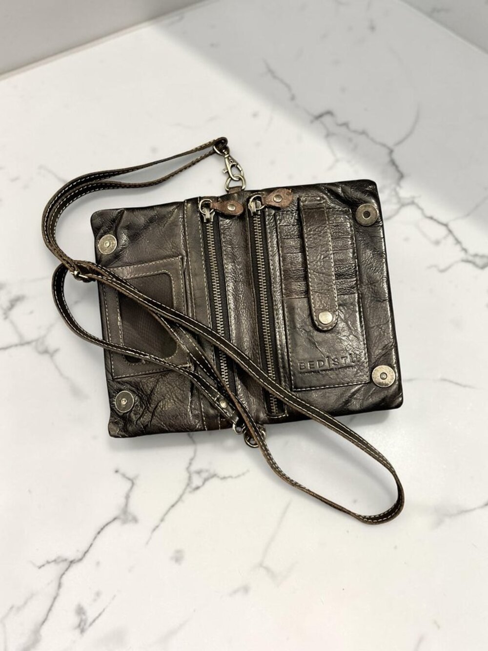BED STÜ Cadence Black Rustic Leather 3-in-1 Crossbody Wallet Clutch black rustic
